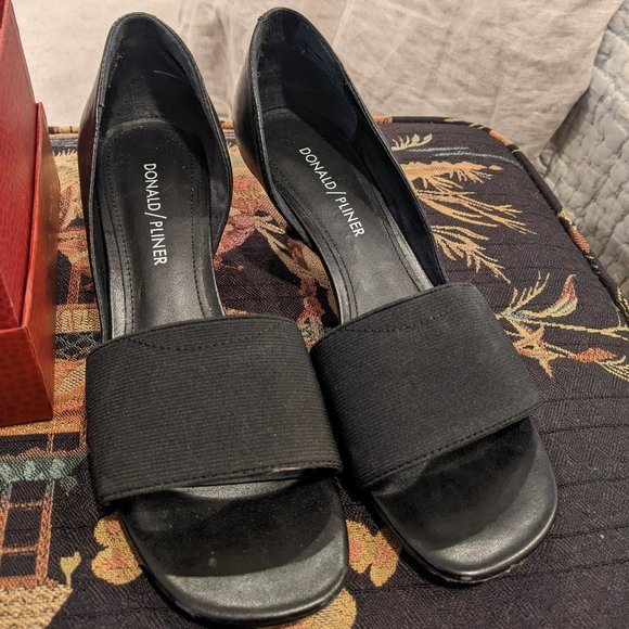 Donald Pliner Shoes Donaldpliner Black Elastic Heel Size 65